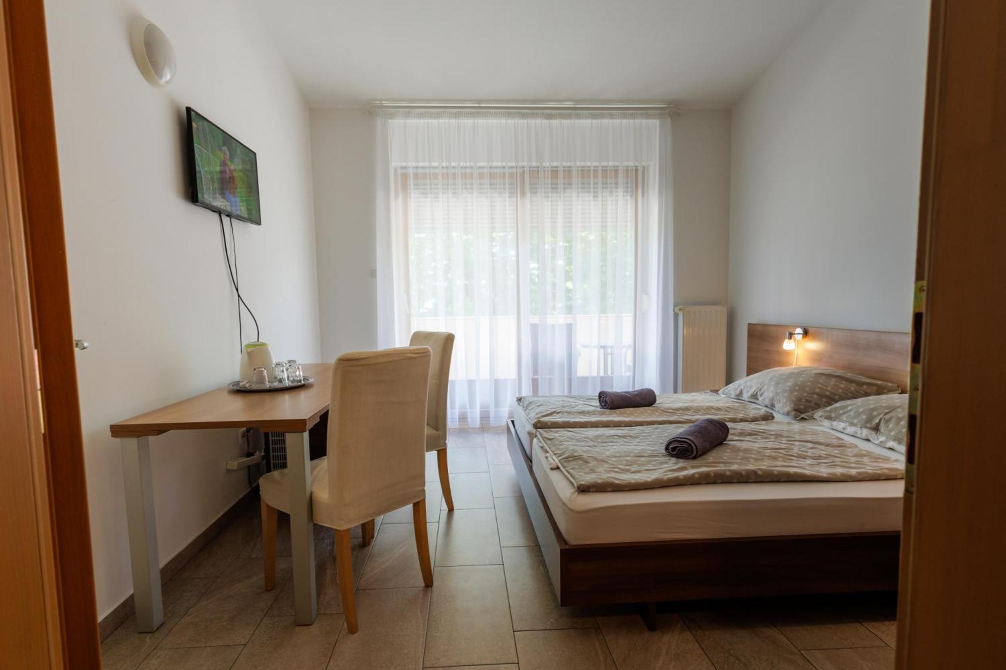 Jacht Apartmanok 블로톤퓌레드 외부 사진